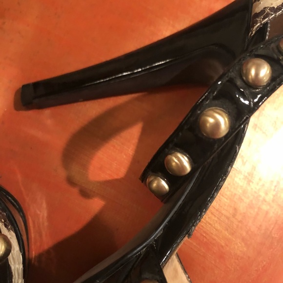 Snakeskin studded platform Michael Kor Heels 👠 - Picture 3 of 6